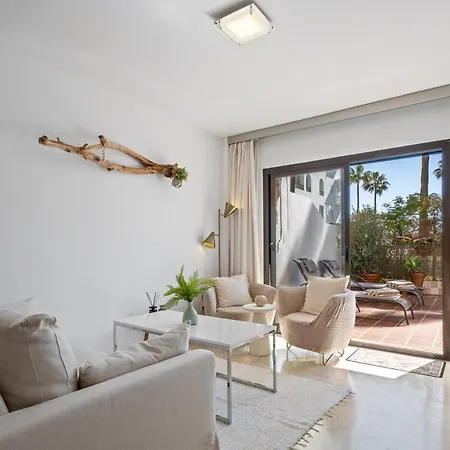 Driftwood Escape - Puerto De La Duquesa Apartment